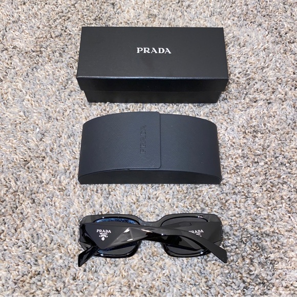 Prada Sunglasses w Box Included - Picture 2 of 3